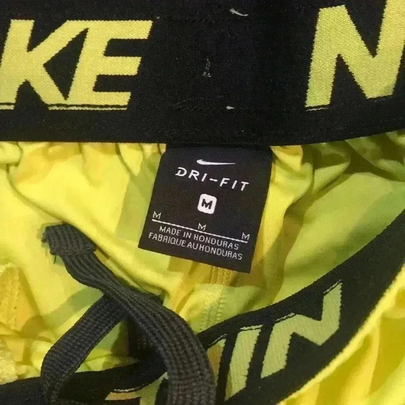 Nike dri fit shorts size medium - Picture 3 of 3